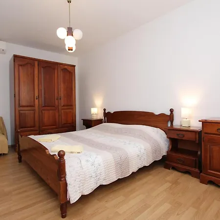 Robi Apartment *
