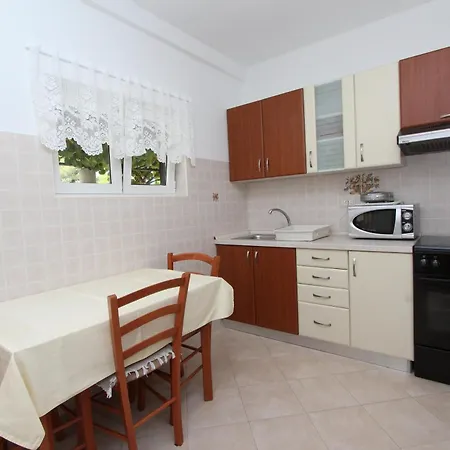 Robi Apartment *