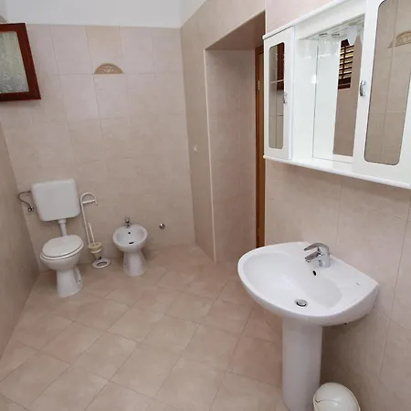 Apartament Robi *